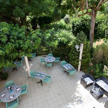 Le Lion D'Or Hotel Manzac-sur-Vern Exterior photo