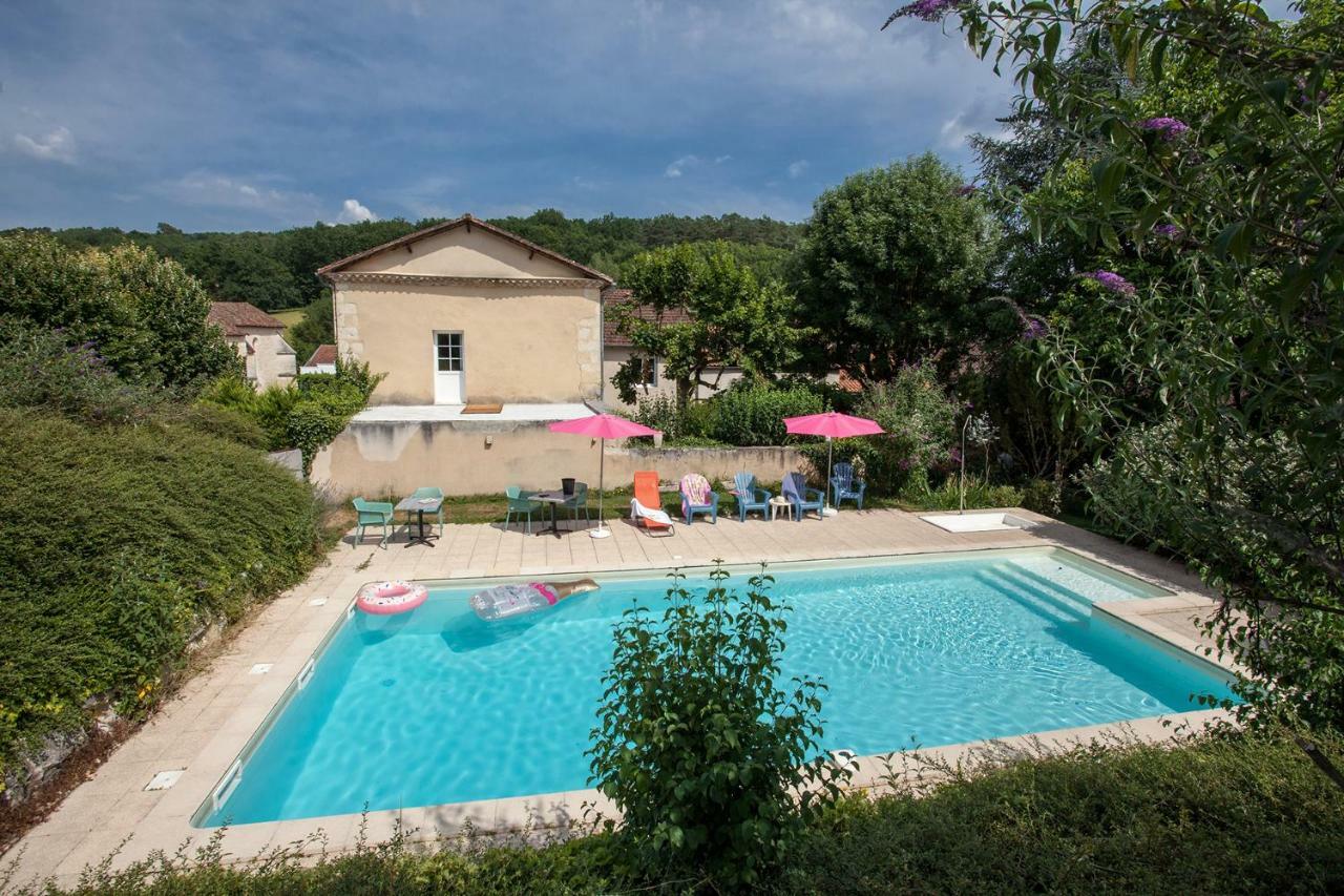 Le Lion D'Or Hotel Manzac-sur-Vern Exterior photo