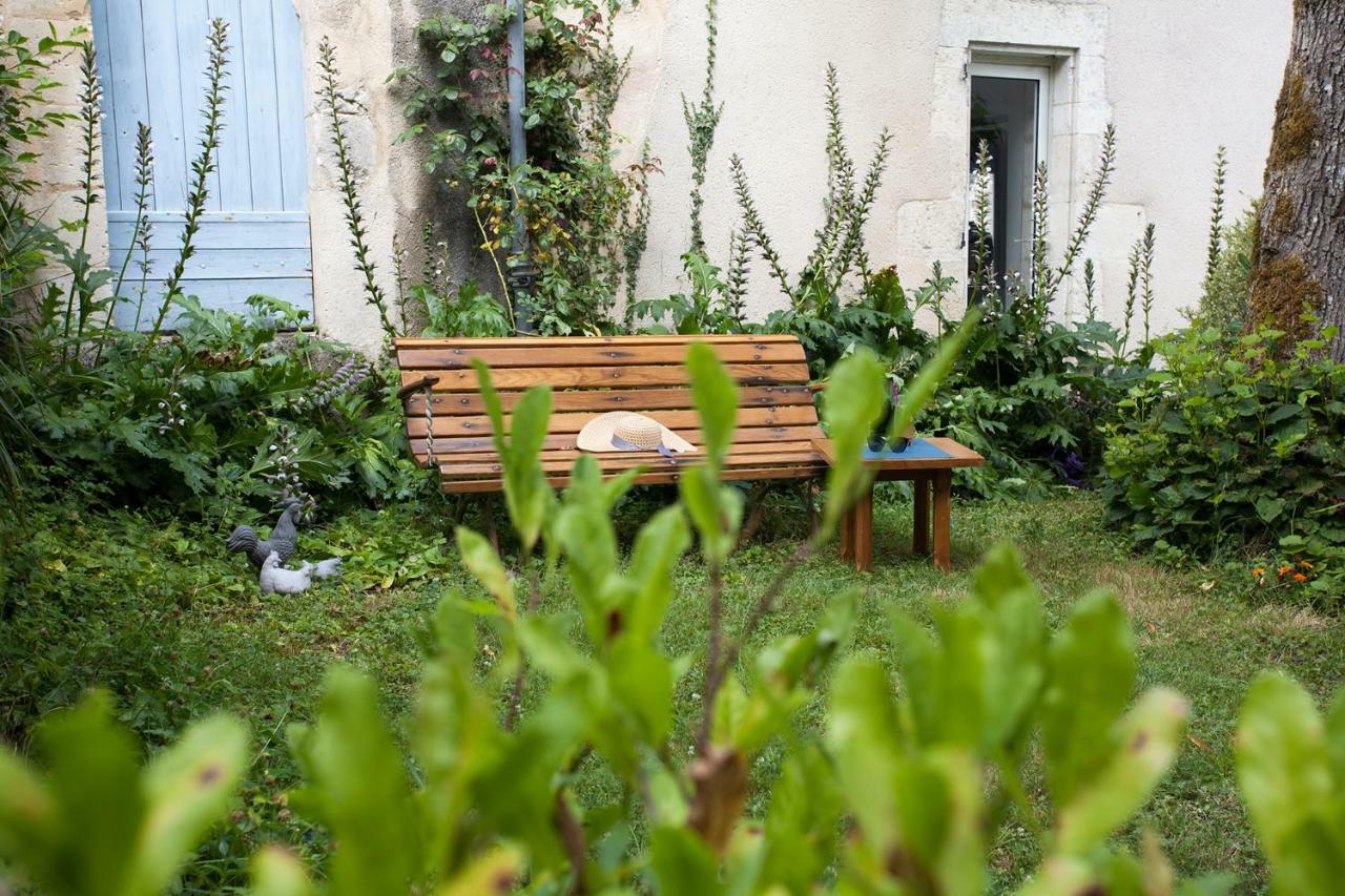 Le Lion D'Or Hotel Manzac-sur-Vern Exterior photo