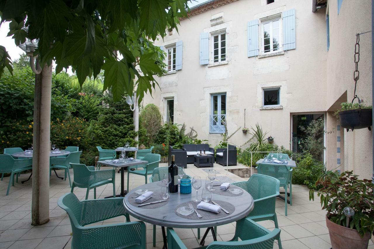 Le Lion D'Or Hotel Manzac-sur-Vern Exterior photo