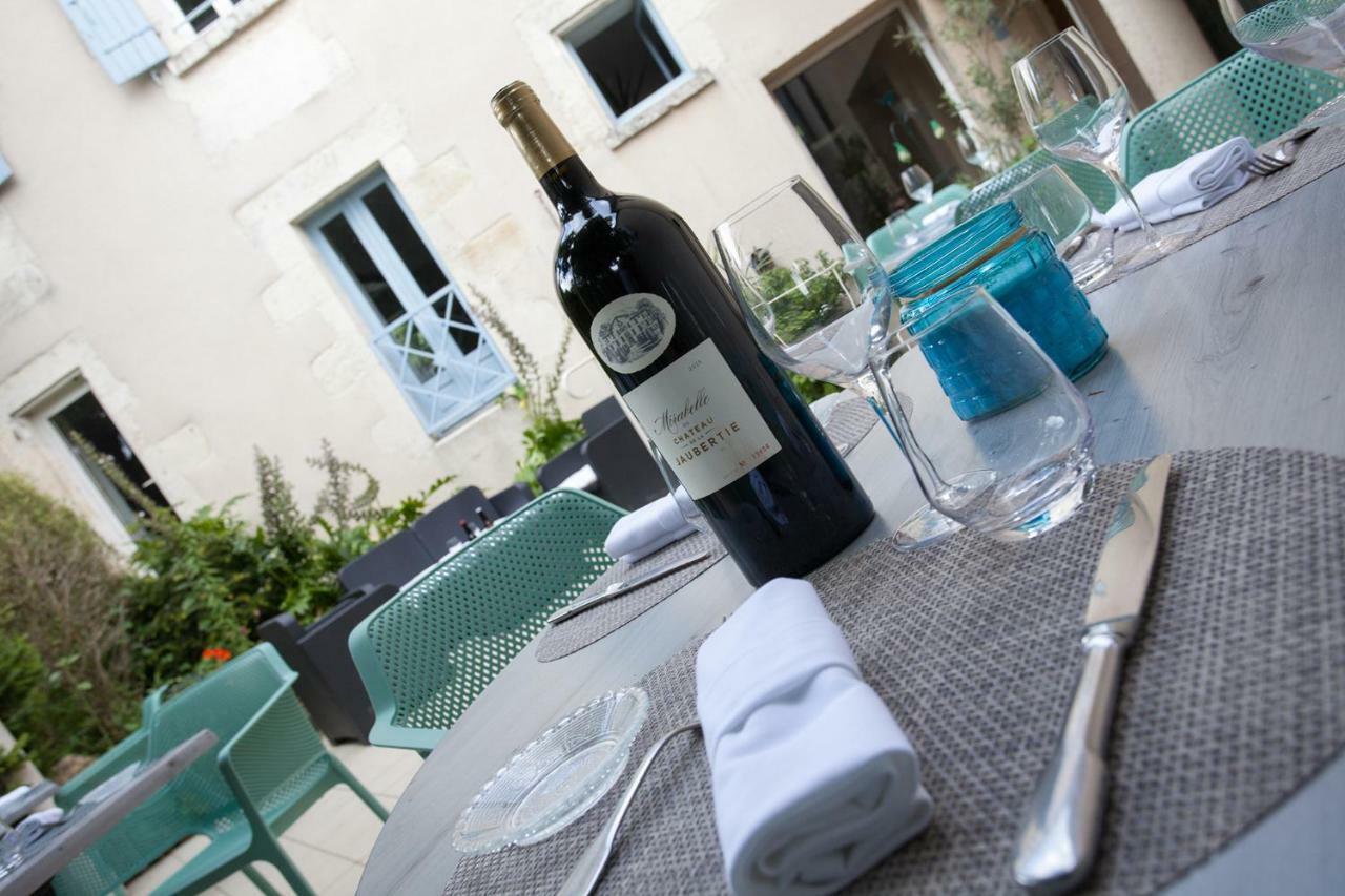 Le Lion D'Or Hotel Manzac-sur-Vern Exterior photo